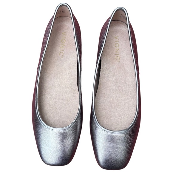 Vionic Silver Flats - Picture 4 of 13
